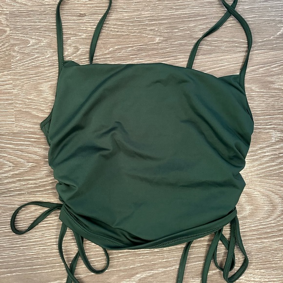 Never worn green top - Picture 3 of 3